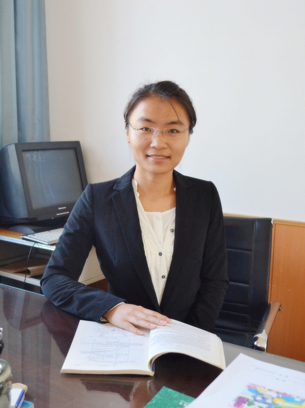 邱忠阳,女,1984年1月出生,2006年于长春理工大学电子科学与技术专业获